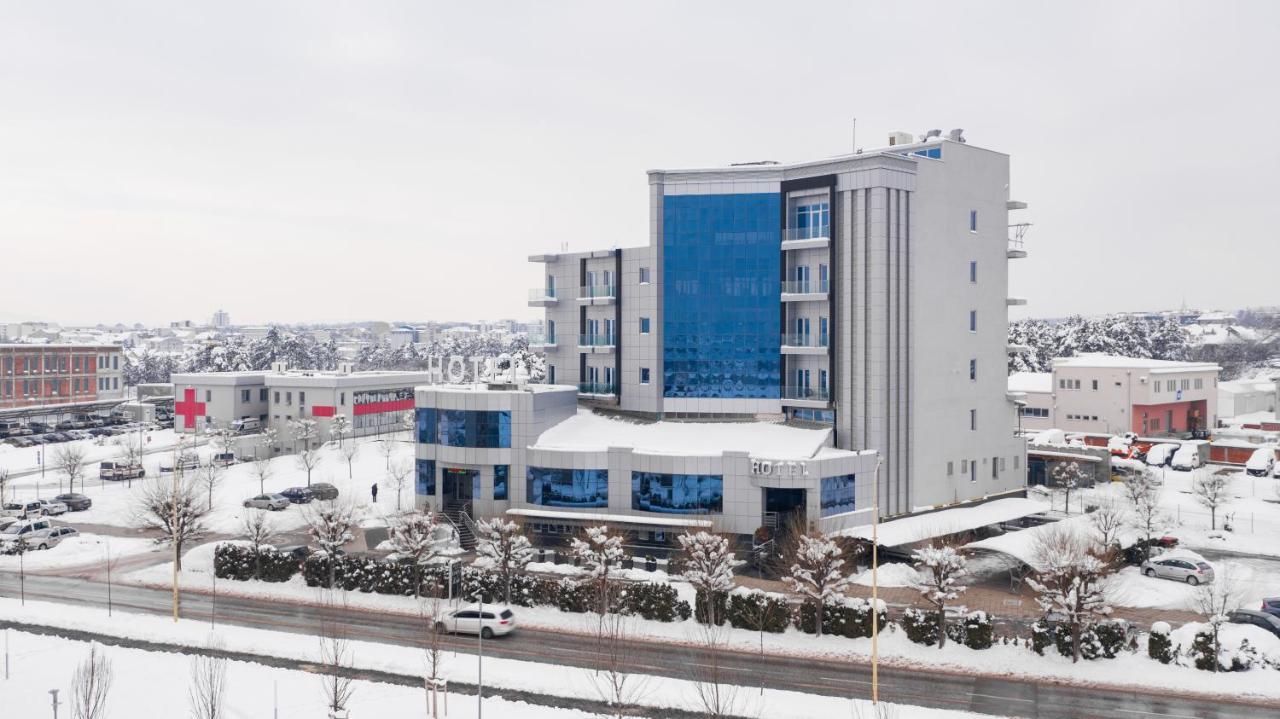 Hotel Zeneva Lux Kragujevac Esterno foto