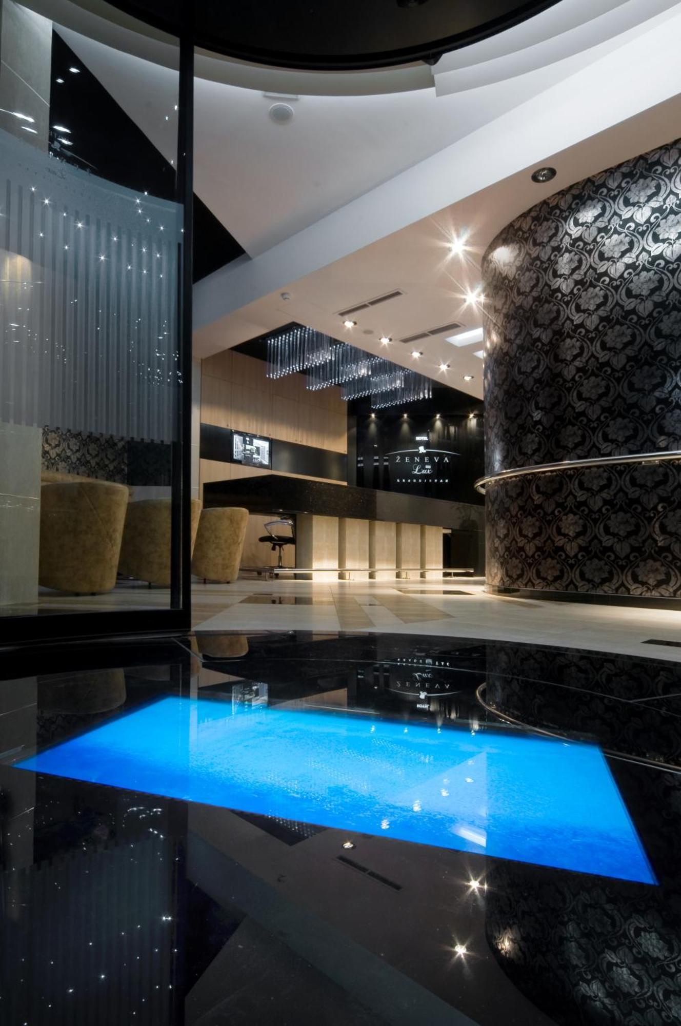 Hotel Zeneva Lux Kragujevac Esterno foto