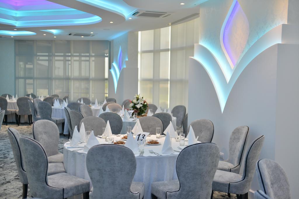 Hotel Zeneva Lux Kragujevac Esterno foto